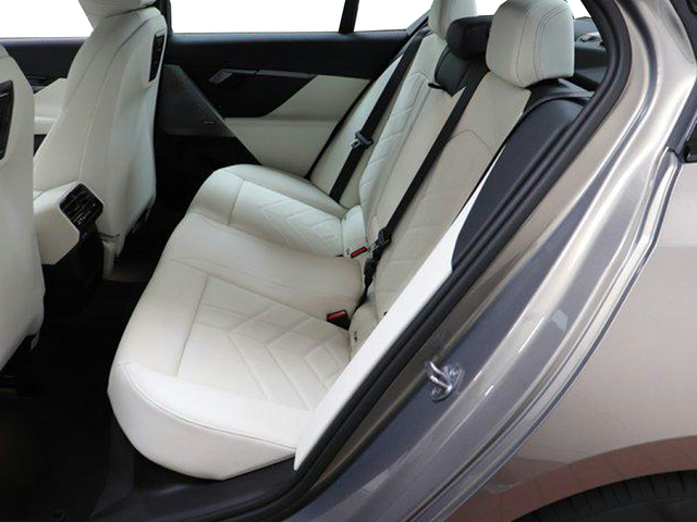 2025 BMW i5