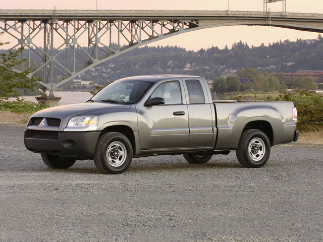 2008 Mitsubishi Raider