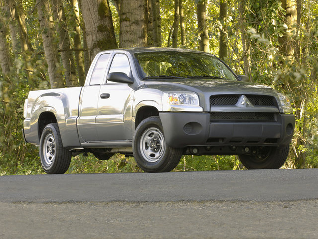 2008 Mitsubishi Raider