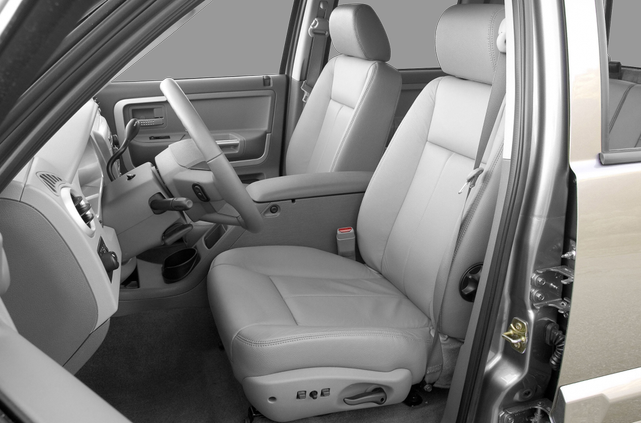 2008 Mitsubishi Raider