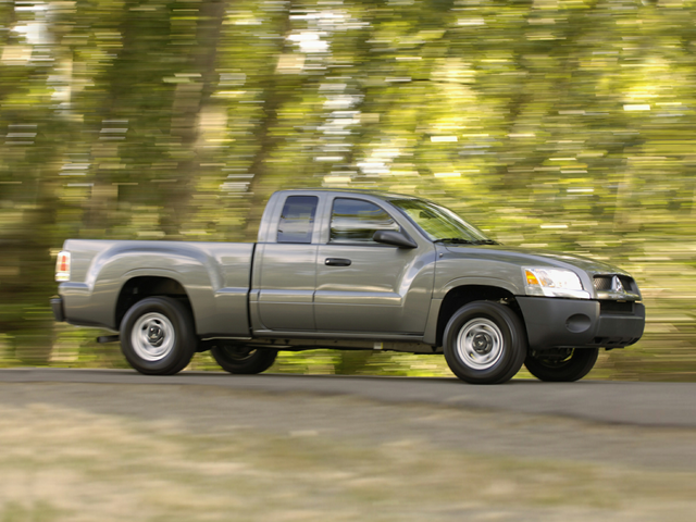 2008 Mitsubishi Raider