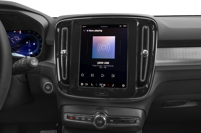 2025 Volvo XC40