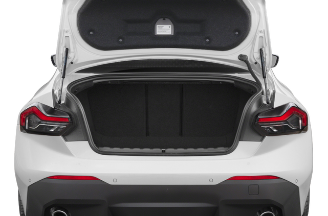 2023 BMW 230
