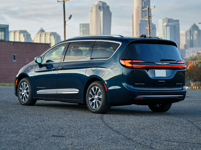 2024 Chrysler Pacifica Hybrid