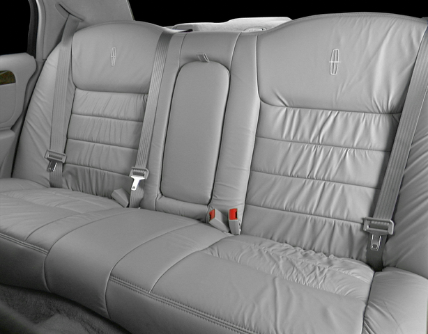 2001 Lincoln Town Car
