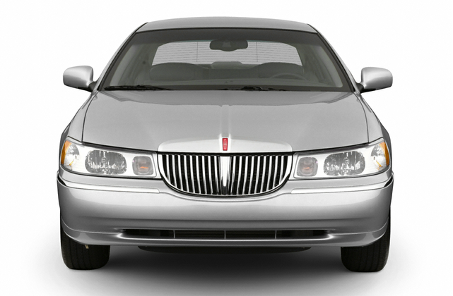 2001 Lincoln Town Car