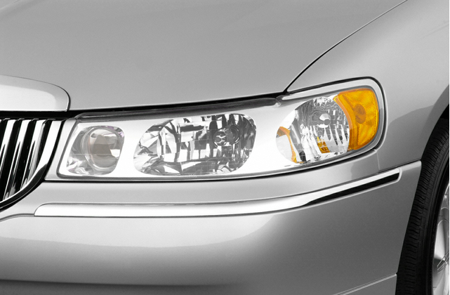 2001 Lincoln Town Car