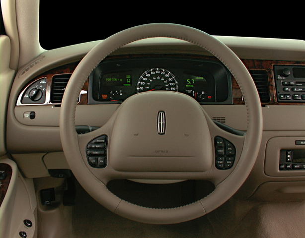2000 Lincoln Town Car
