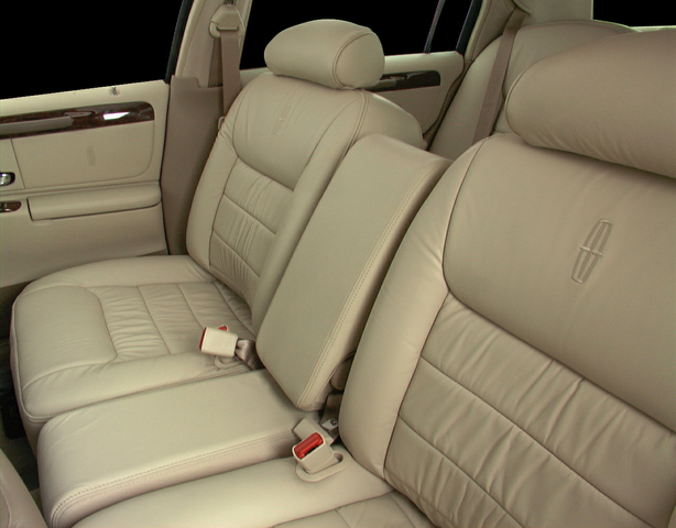 2000 Lincoln Town Car