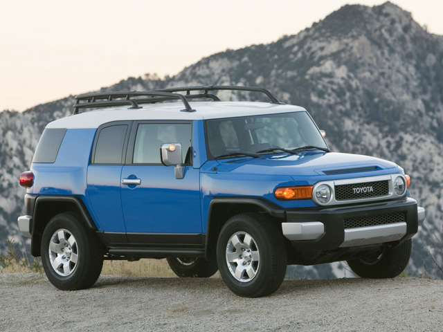 2007 Toyota FJ Cruiser - Specs, Prices, MPG, Reviews & Photos | Cars.com