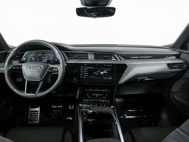 2025 Audi SQ8 e-tron Sportback