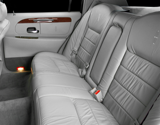 2001 Lincoln Town Car