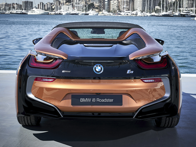 2020 BMW i8 Review, Pricing, and Specs