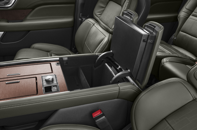 2023 Lincoln Navigator L