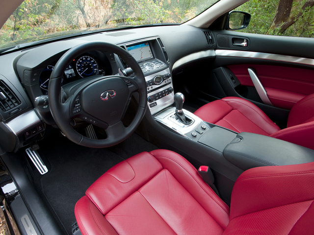 2011 INFINITI G37