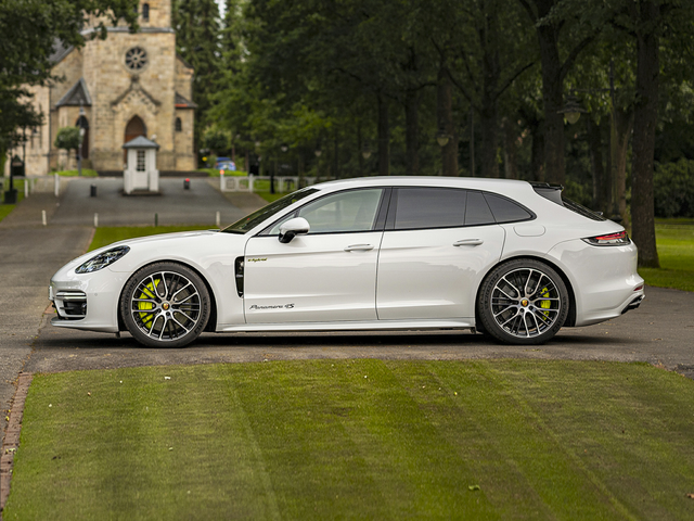 2022 Porsche Panamera E-Hybrid Sport Turismo