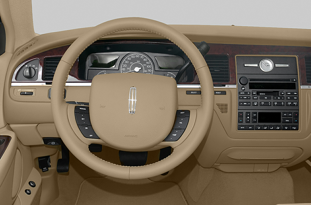 2006 Lincoln Town Car