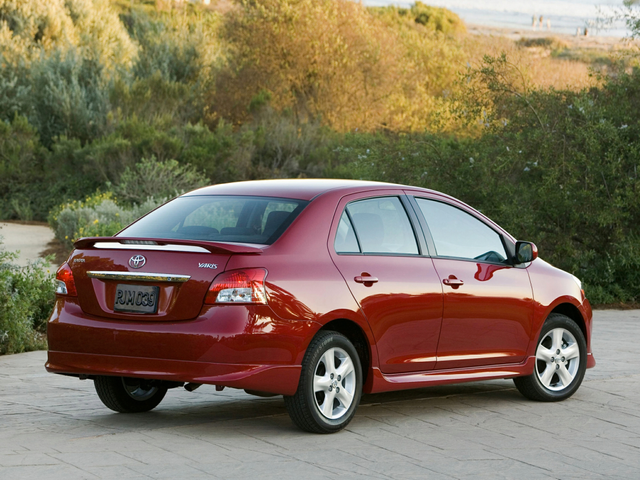 2009 Toyota Yaris Specs, Price, MPG & Reviews