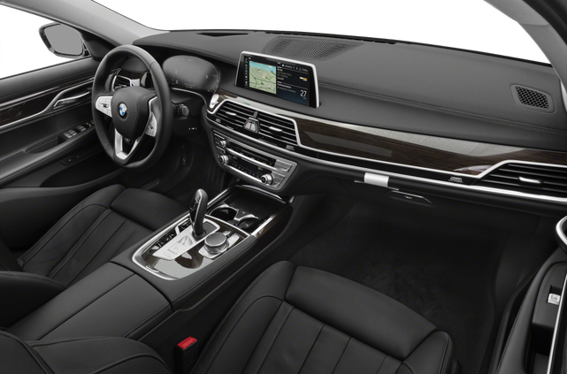 2022 BMW 745e