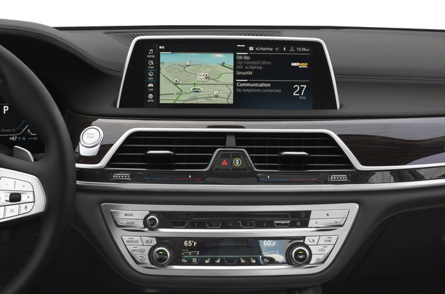 2022 BMW 745e
