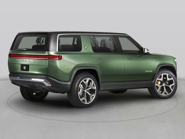 2025 Rivian R1S