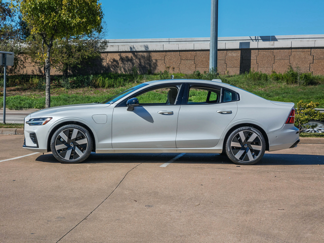 2025 Volvo S60 Plug-In Hybrid