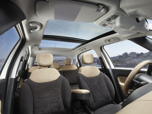 2015 FIAT 500L