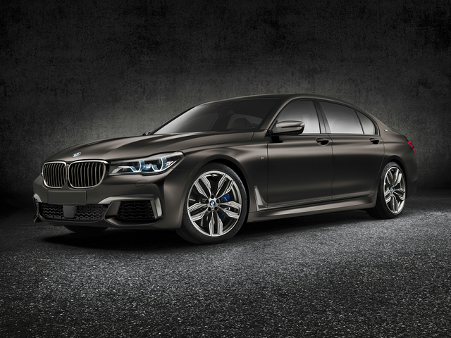 2017 BMW M760