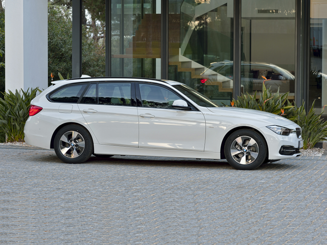 2019 BMW 330