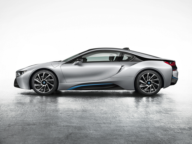 2015 BMW i8 Specs, Price, MPG & Reviews