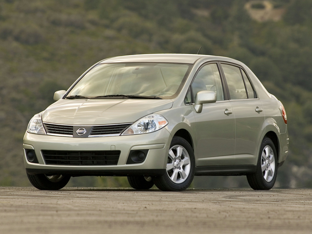 2010 nissan versa price