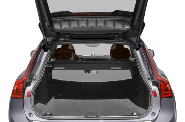 2023 Volvo V90 Cross Country