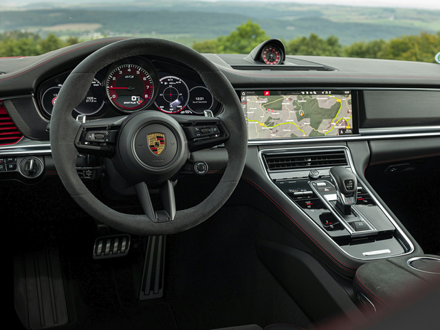 2022 Porsche Panamera