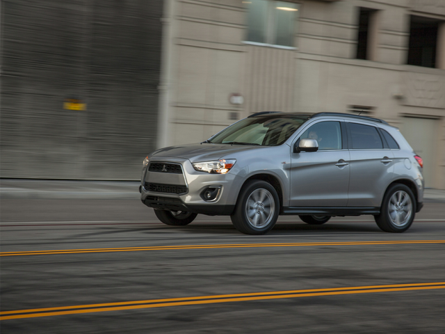 2014 Mitsubishi Outlander Sport Specs, Price, MPG & Reviews