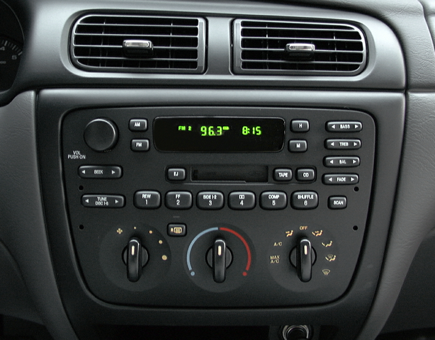 2000 Ford Taurus