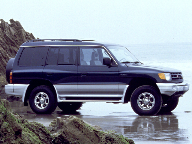 2000 Mitsubishi Montero Specs, Price, MPG & Reviews 