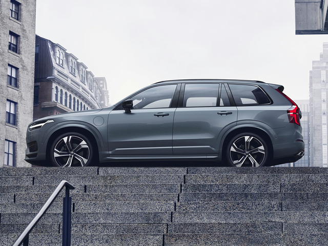 2022 Volvo XC90 Recharge Plug-In Hybrid