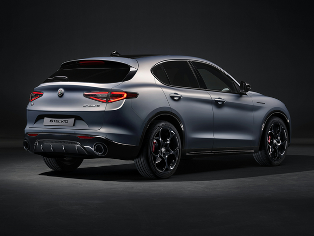 Alfa Romeo Stelvio Specs Prices Mpg Reviews Photos Cars Com