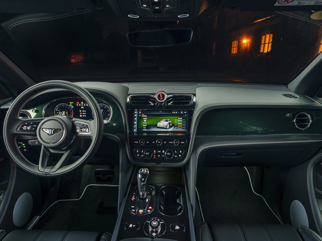 2022 Bentley Bentayga Hybrid