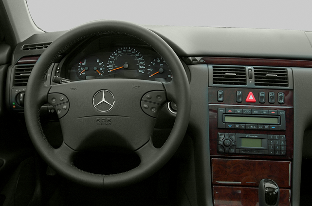 2002 e320 interior