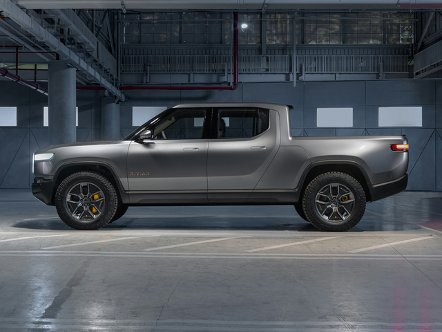 2023 Rivian R1T Specs, Price, MPG & Reviews | Cars.com