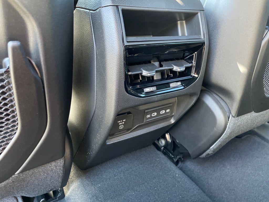 new 2026 Jeep Grand Cherokee car, priced at $41,591