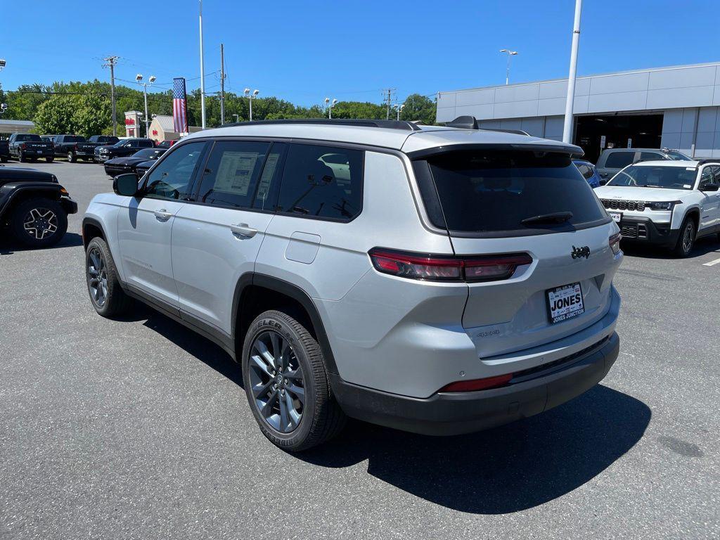 new 2026 Jeep Grand Cherokee car, priced at $49,000