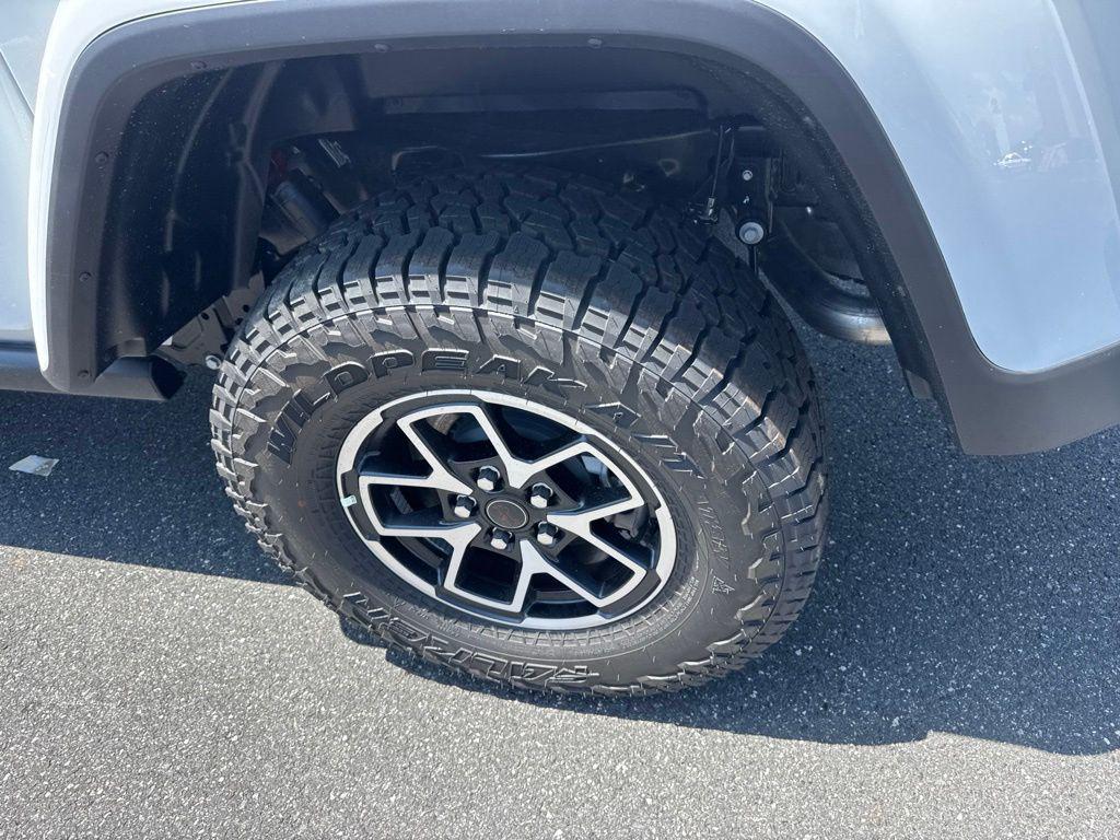 new 2026 Jeep Gladiator car, priced at $53,367