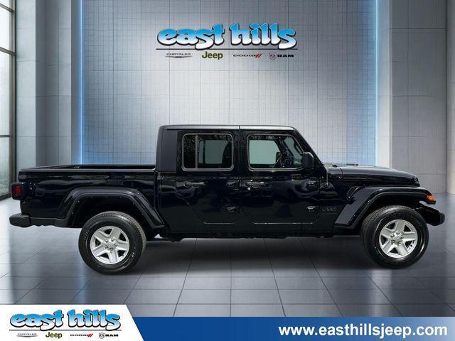 used 2022 Jeep Gladiator car, priced at $29,952