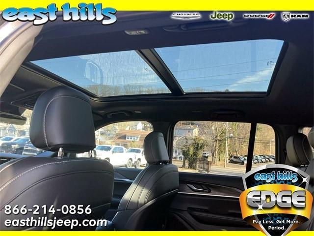 new 2025 Jeep Grand Cherokee car, priced at $54,235