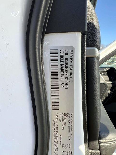 new 2026 Jeep Grand Cherokee car, priced at $48,330