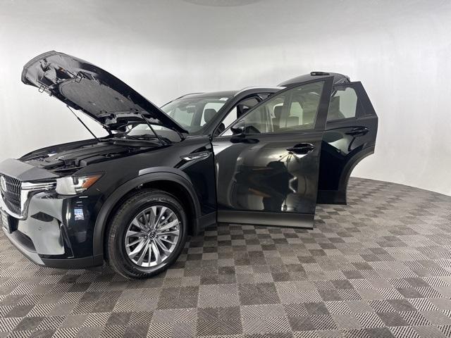 new 2025 Mazda CX-90 car, priced at $40,171