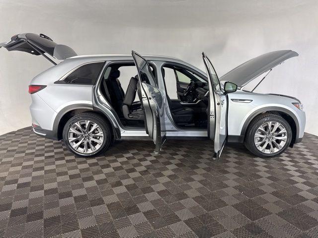 used 2025 Mazda CX-90 car, priced at $35,400