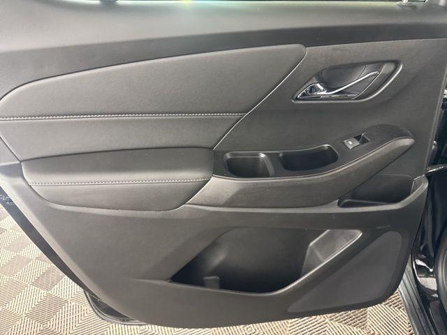 used 2023 Chevrolet Traverse car, priced at $21,700